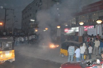 Pandavulu Pandavulu Tummeda Team Visits Theatres in Hyderabad